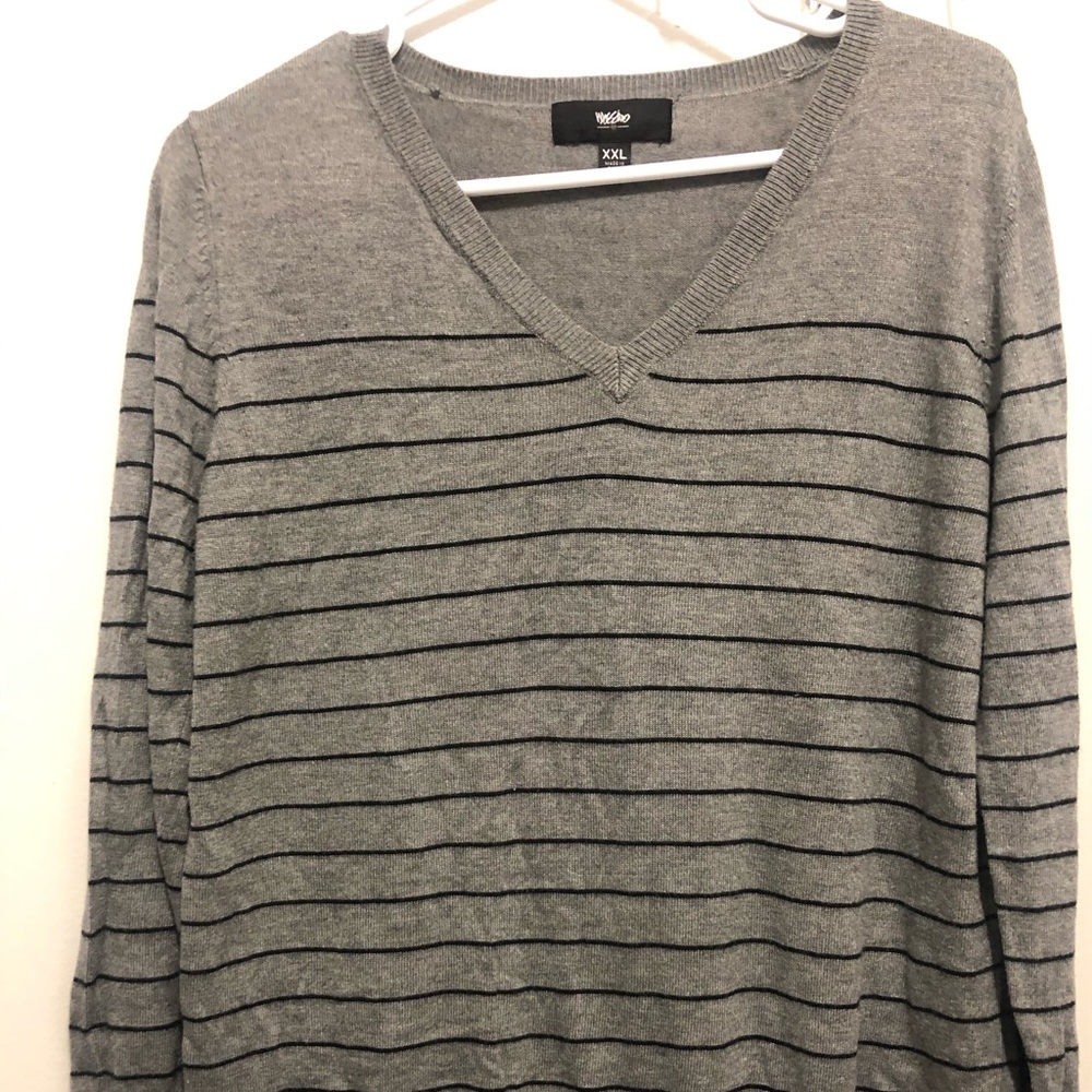 Mossimo Grey & Black Stripped Vneck SZ XXL